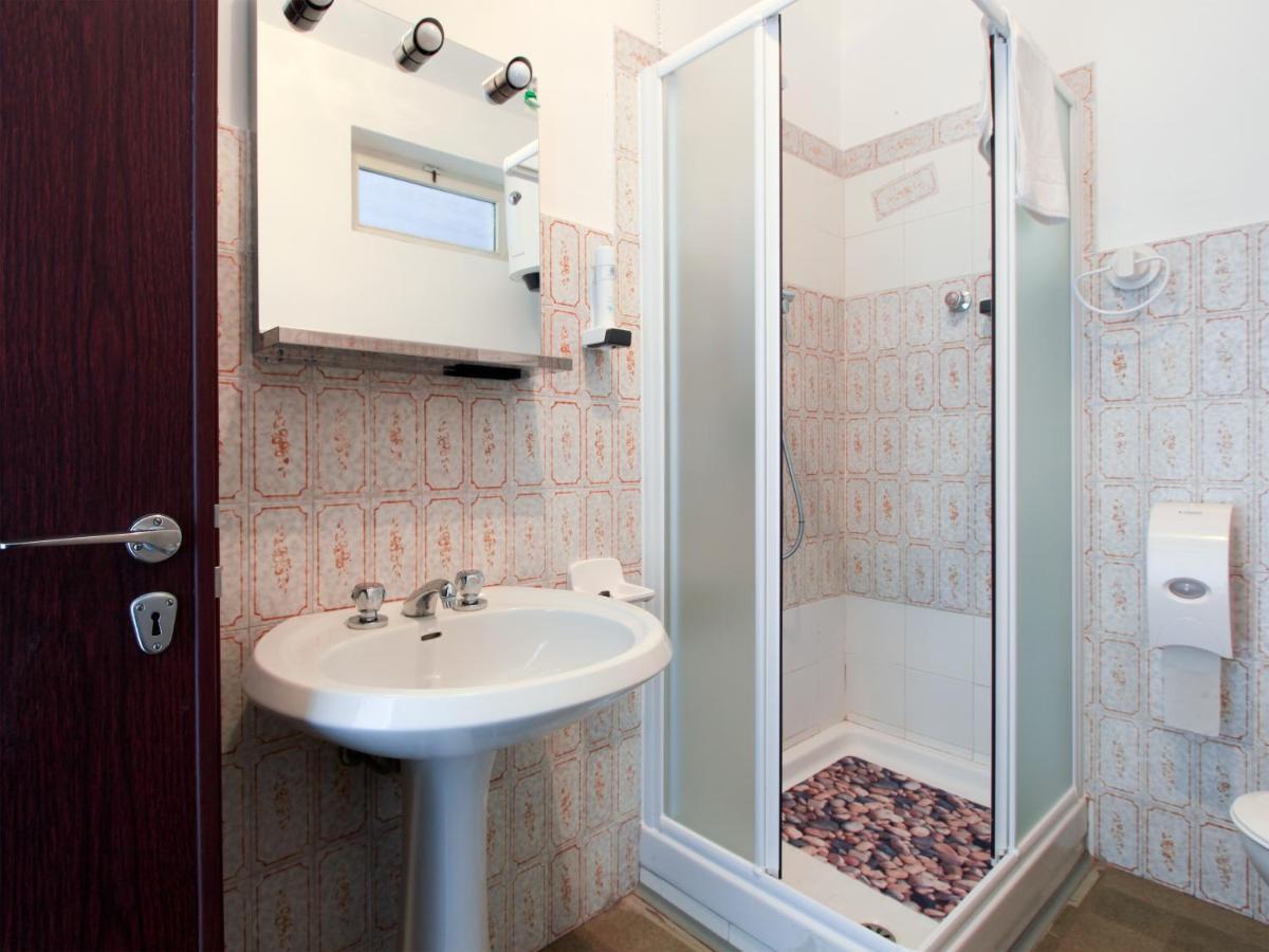 Hotel Funivia Laveno-Mombello Rom bilde