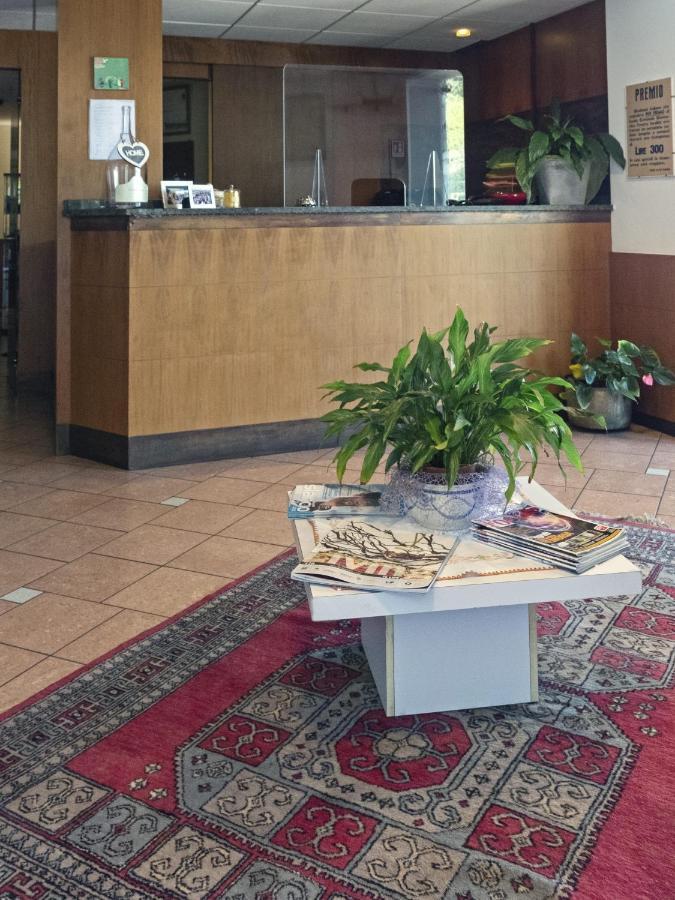 Hotel Funivia Laveno-Mombello Eksteriør bilde