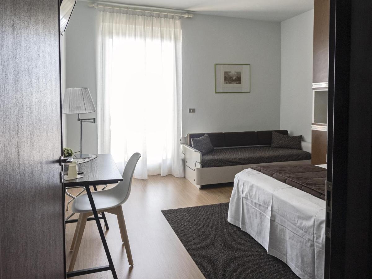 Hotel Funivia Laveno-Mombello Eksteriør bilde