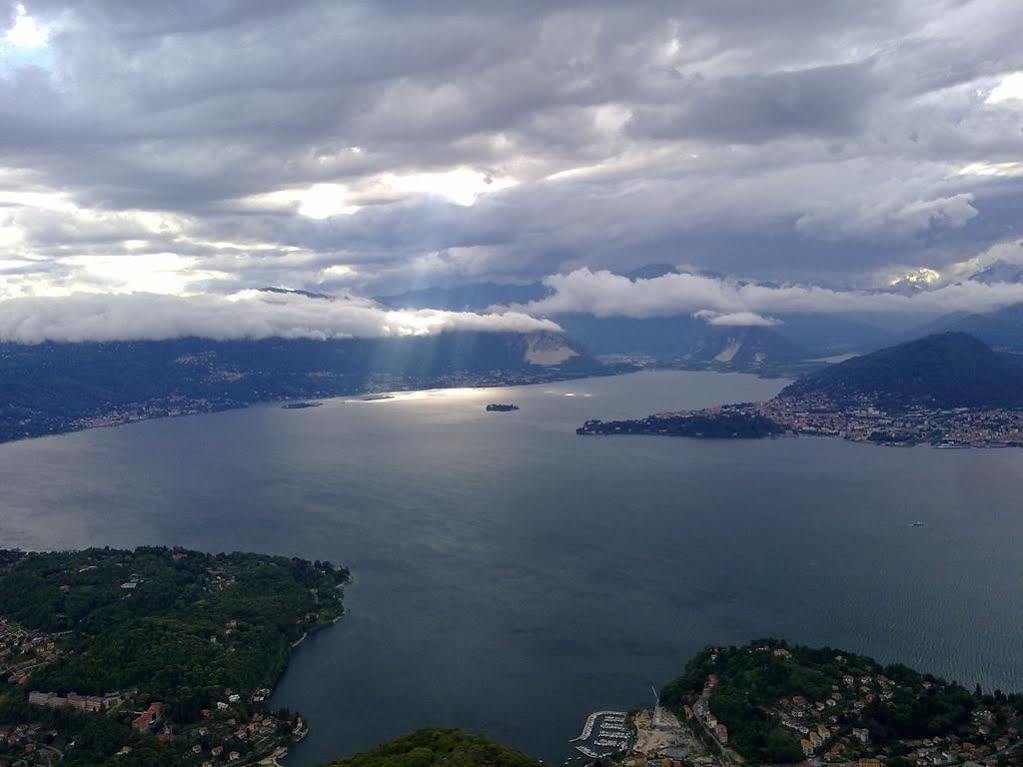 Hotel Funivia Laveno-Mombello Eksteriør bilde
