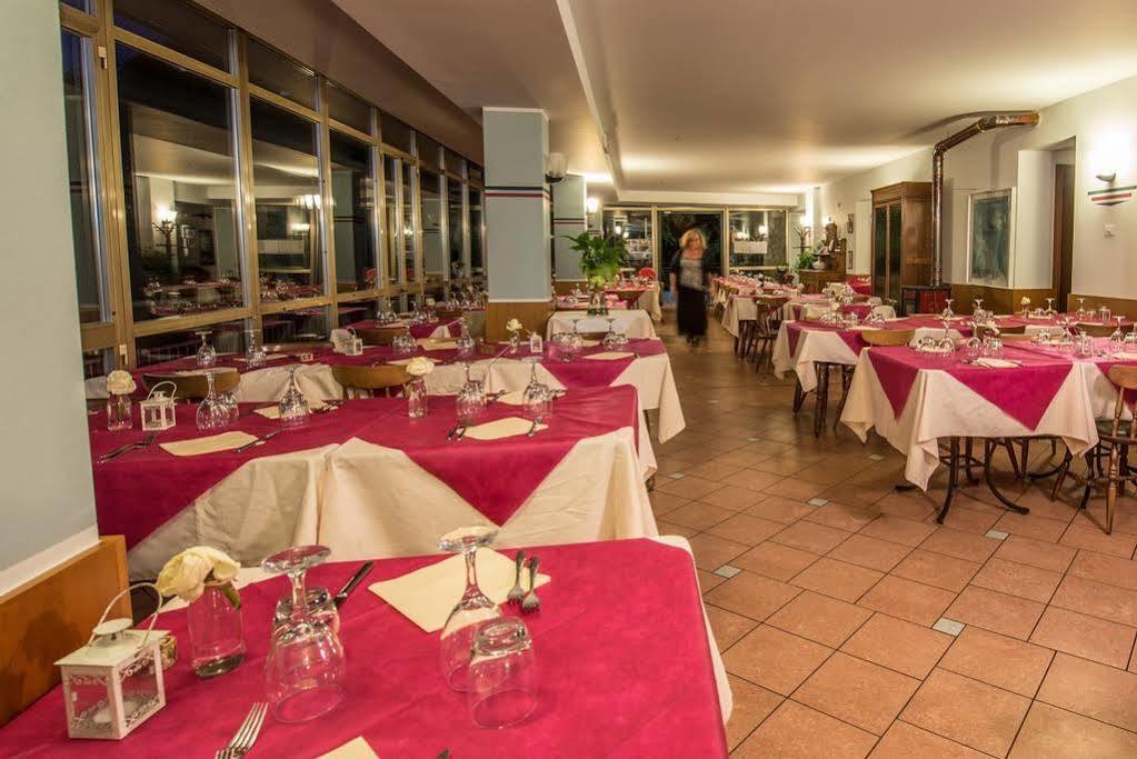 Hotel Funivia Laveno-Mombello Eksteriør bilde